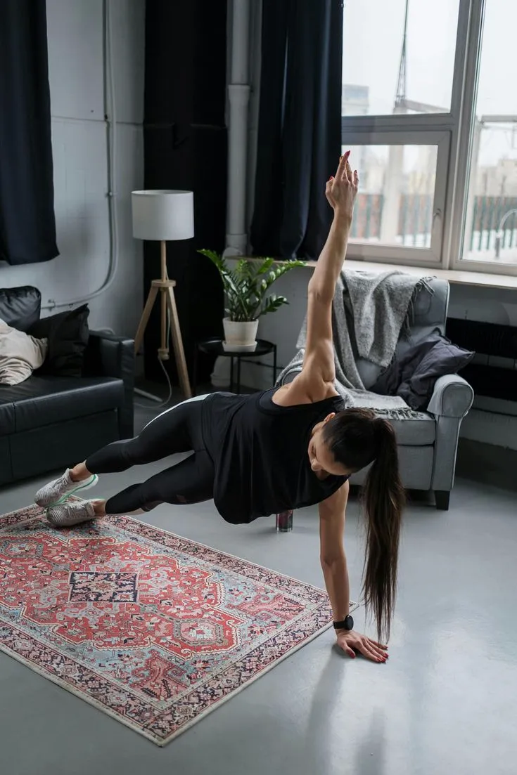 Home exercise session demonstrating body alignment